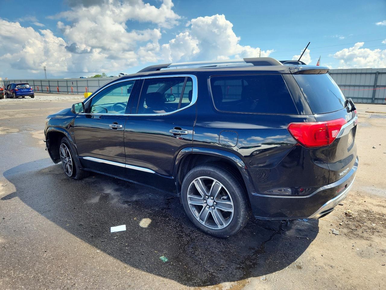2017 GMC ACADIA DENALI — Фото 2 из 13