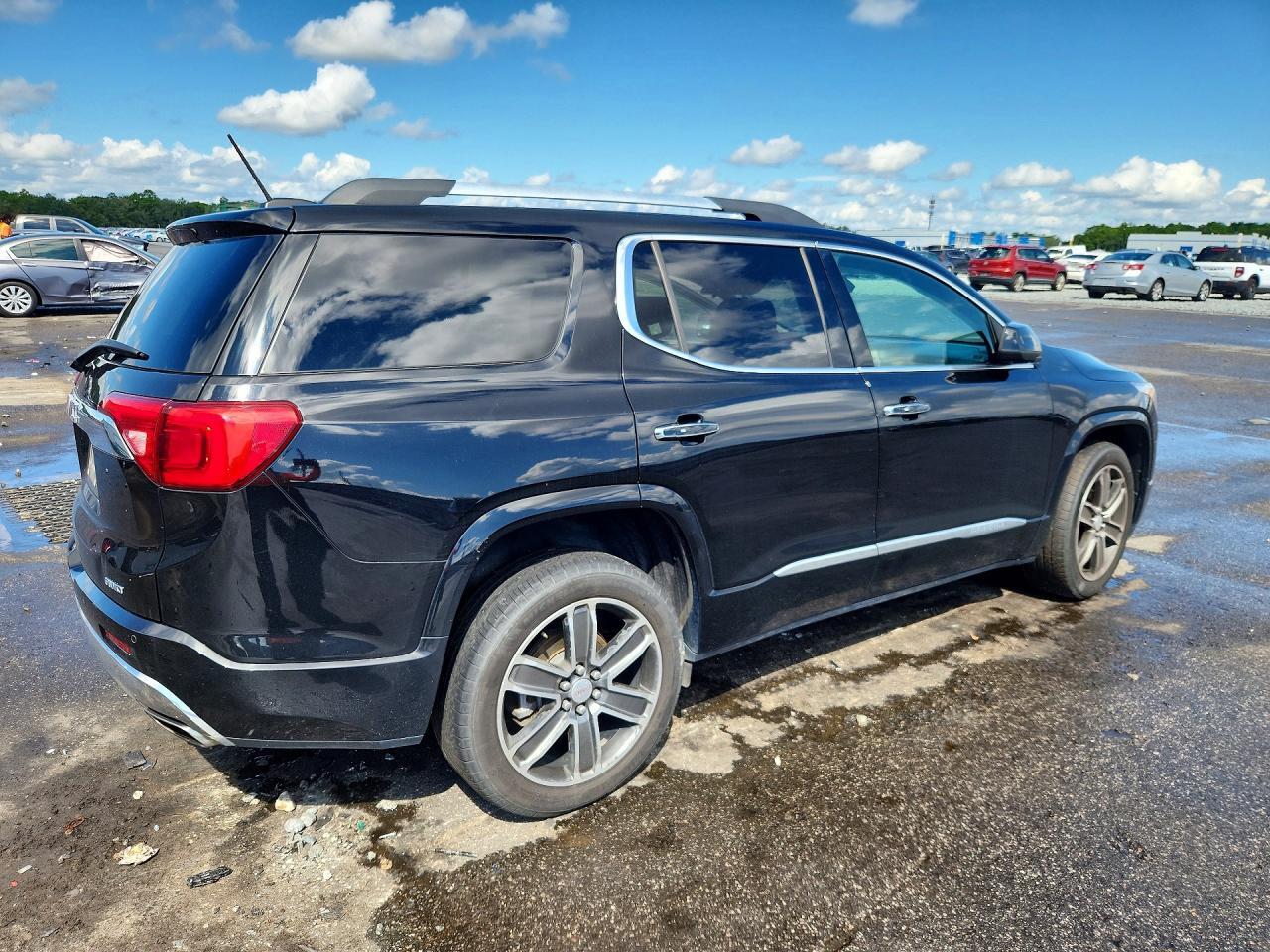 2017 GMC ACADIA DENALI — Фото 3 из 13