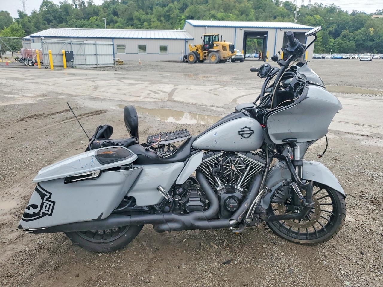 2015 HARLEY-DAVIDSON FLTRXS 1HD1KTM11FB615977