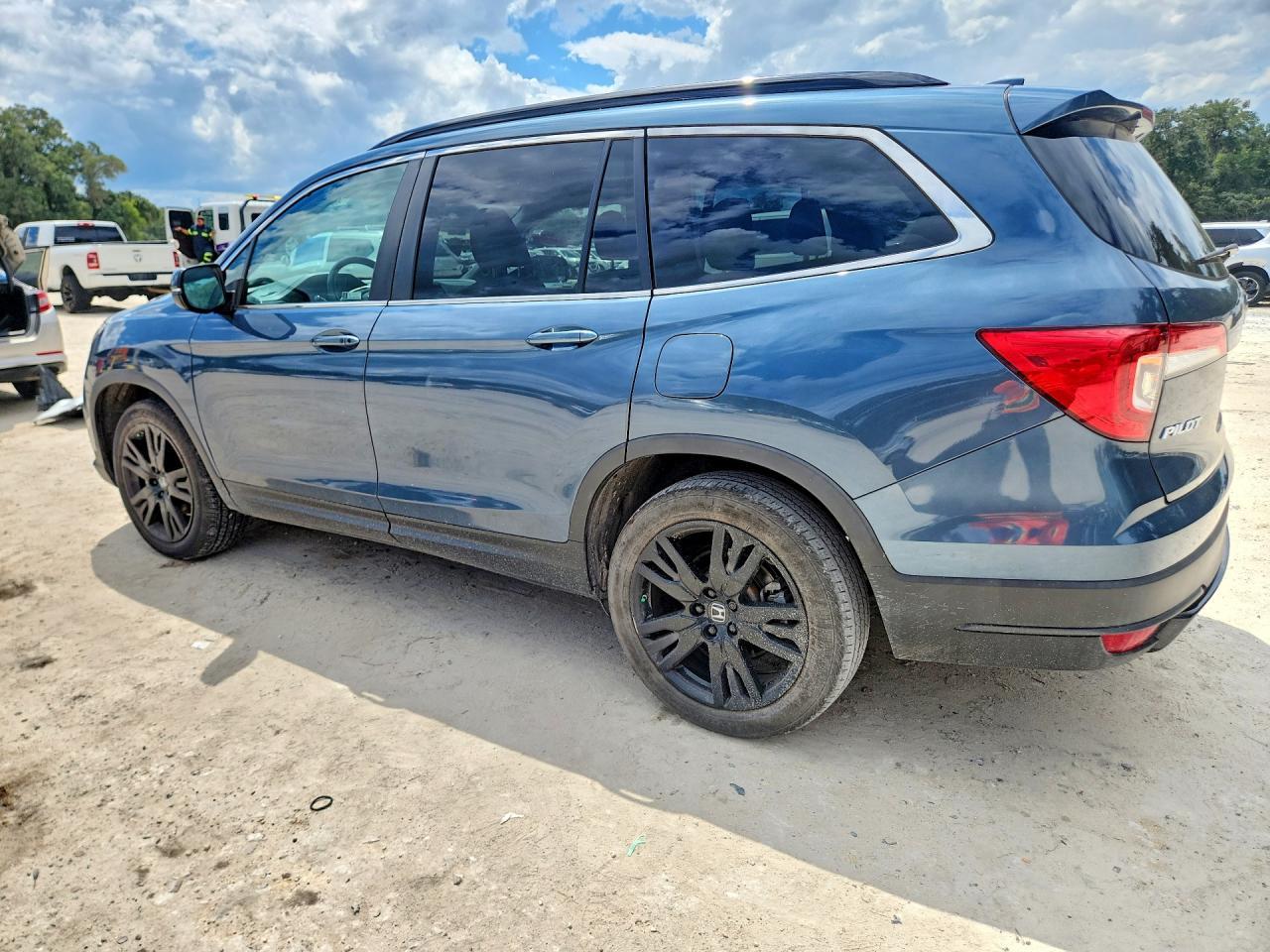 2022 HONDA PILOT SE — Фото 2 из 13