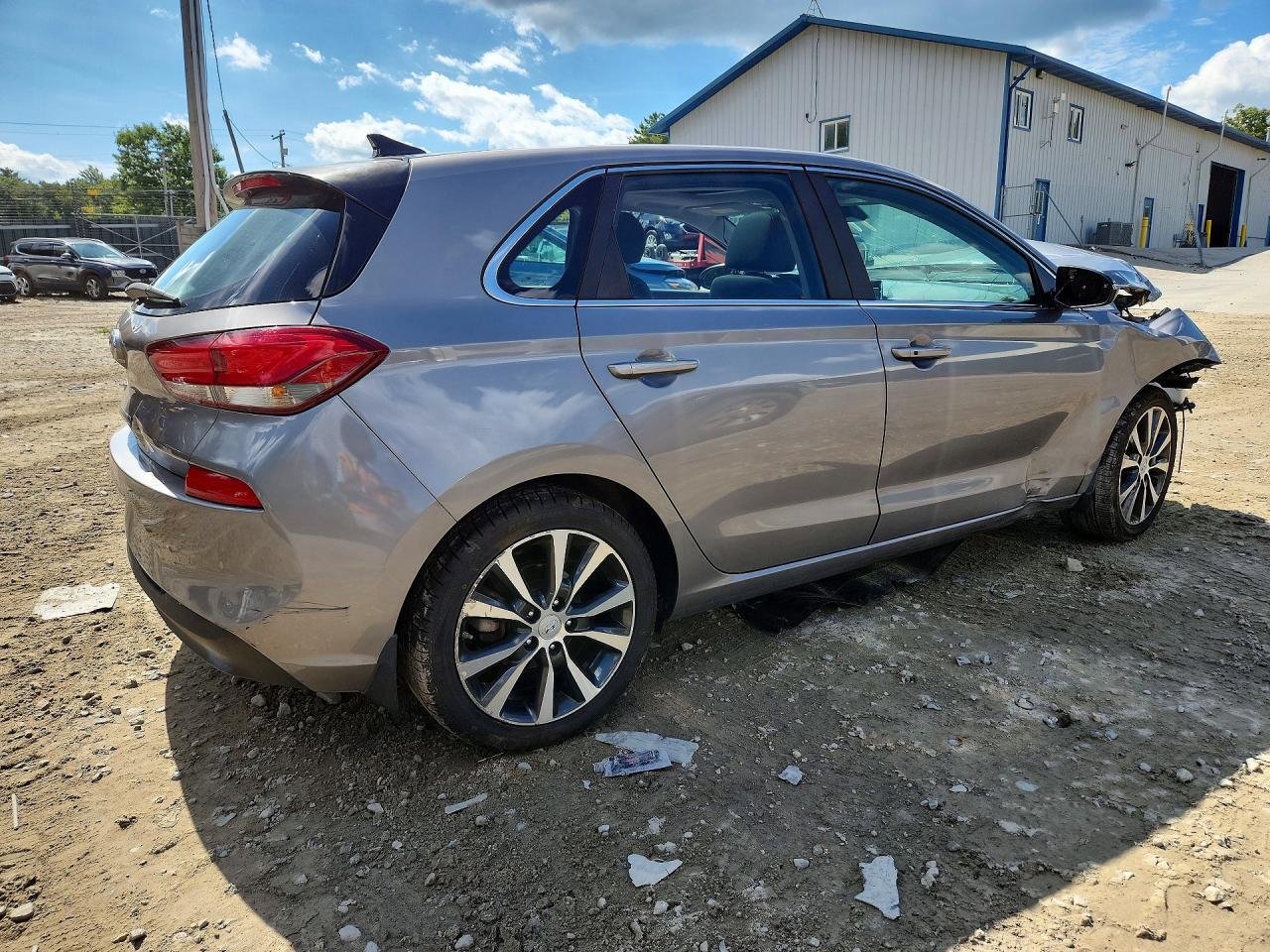 2020 HYUNDAI ELANTRA GT BASE — Фото 3 из 12