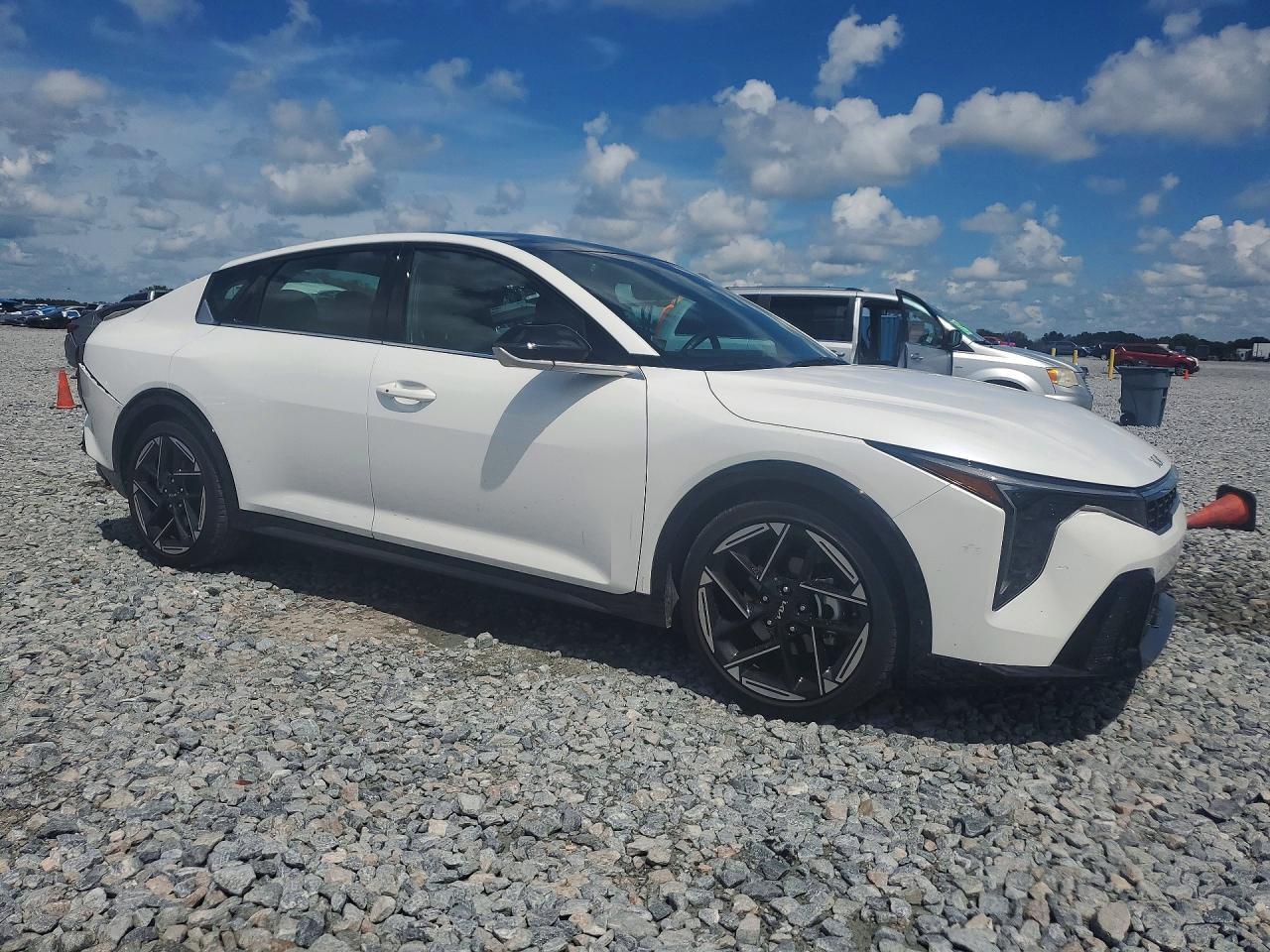 2025 KIA K4 GT LINE — Фото 4 из 12