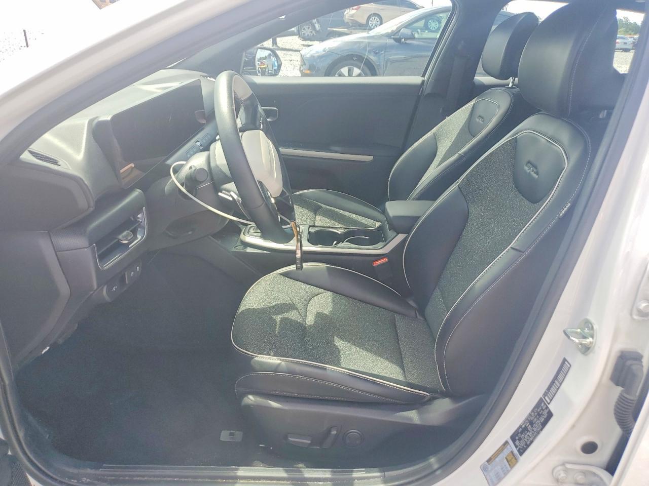 2025 KIA K4 GT LINE — Фото 7 из 12