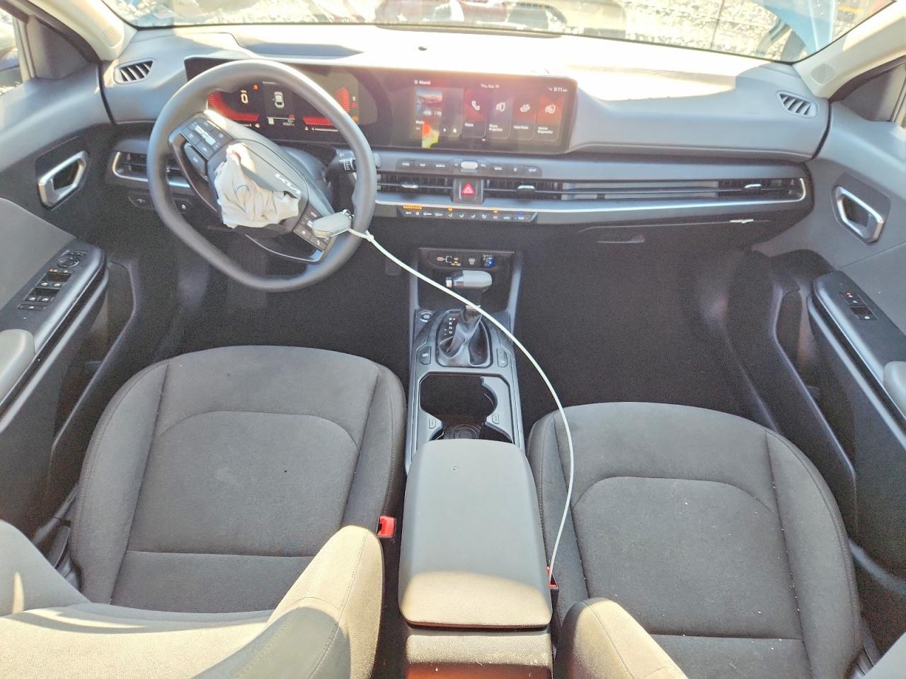 2025 KIA K4 LXS — Фото 8 из 12