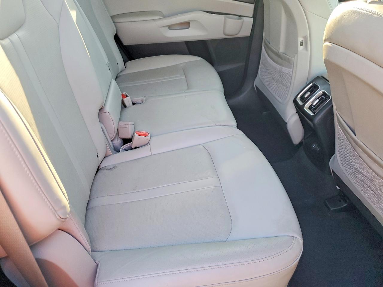 2025 KIA SORENTO S — Фото 11 из 14