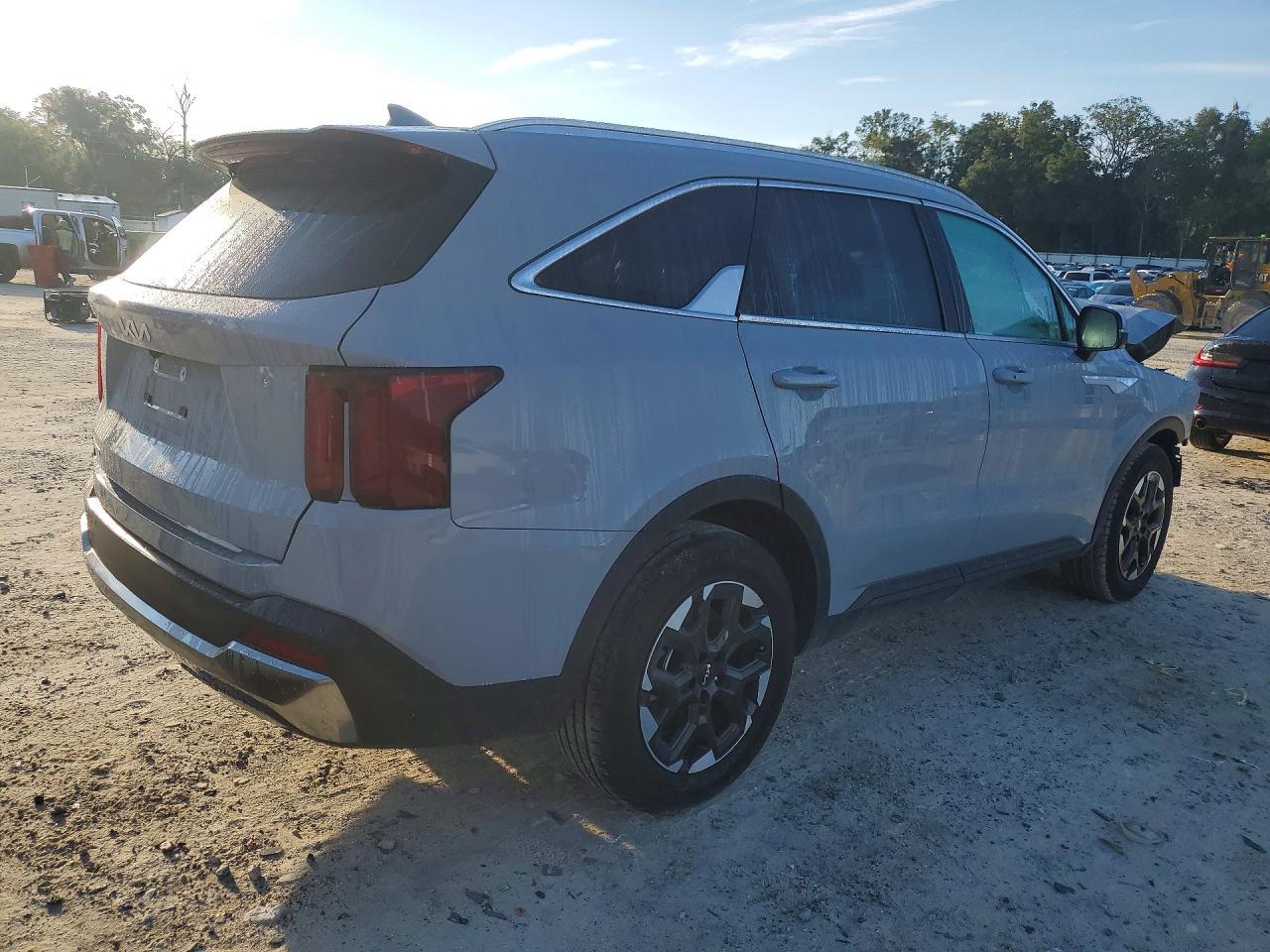 2025 KIA SORENTO S — Фото 3 из 14