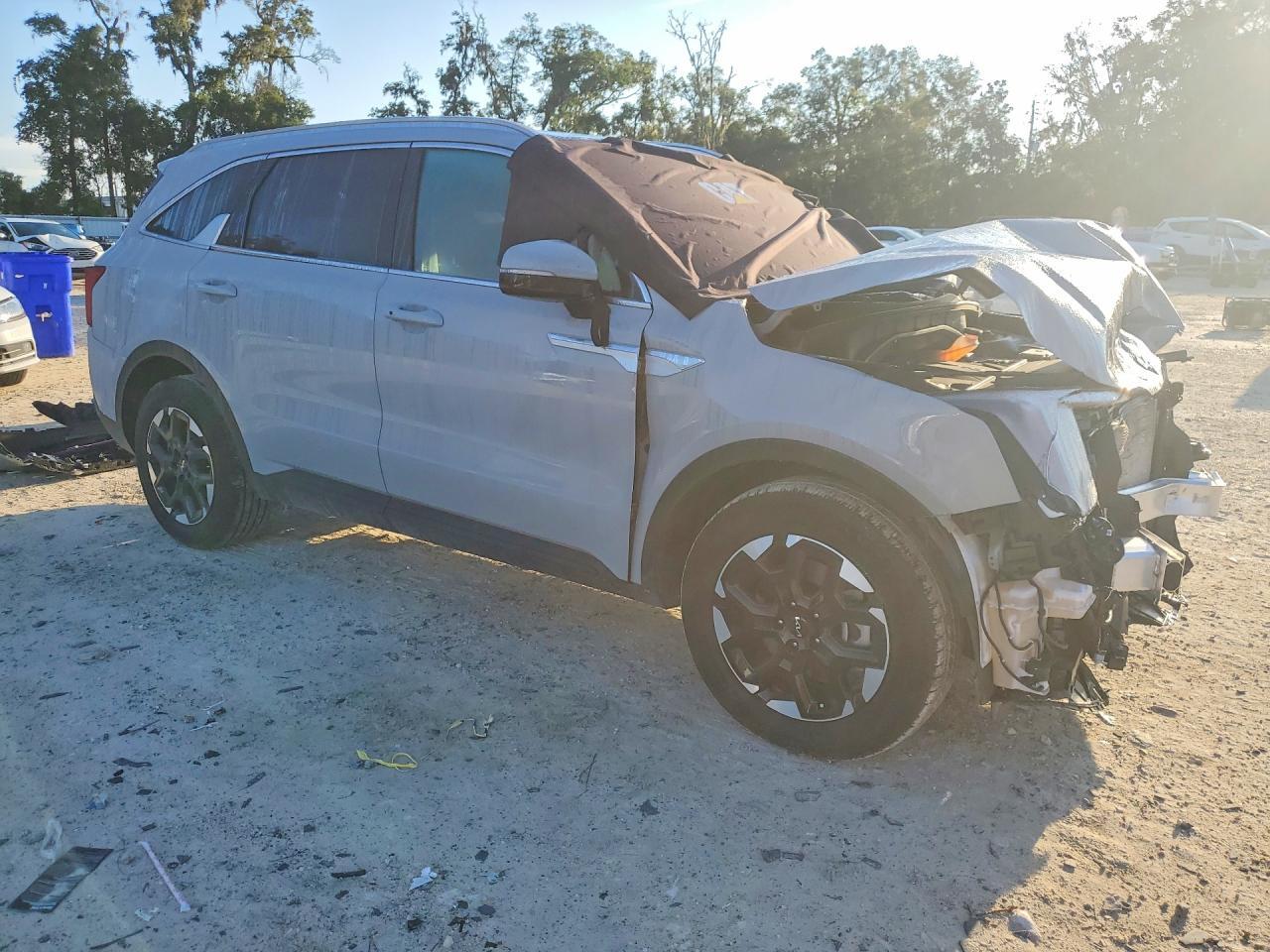 2025 KIA SORENTO S — Фото 4 из 14