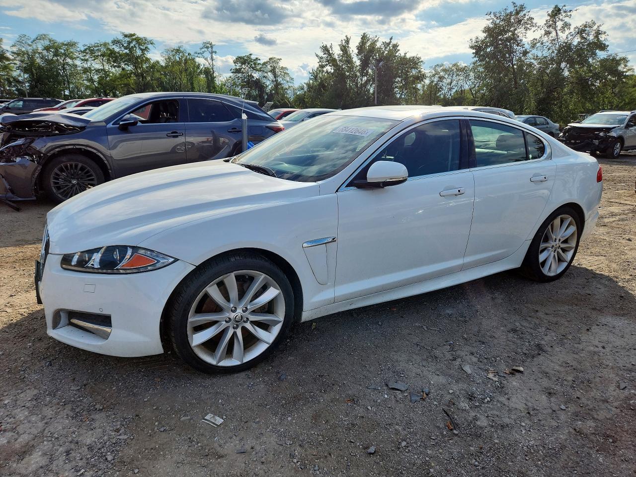 2013 JAGUAR XF SAJWA0ES9DPS63958