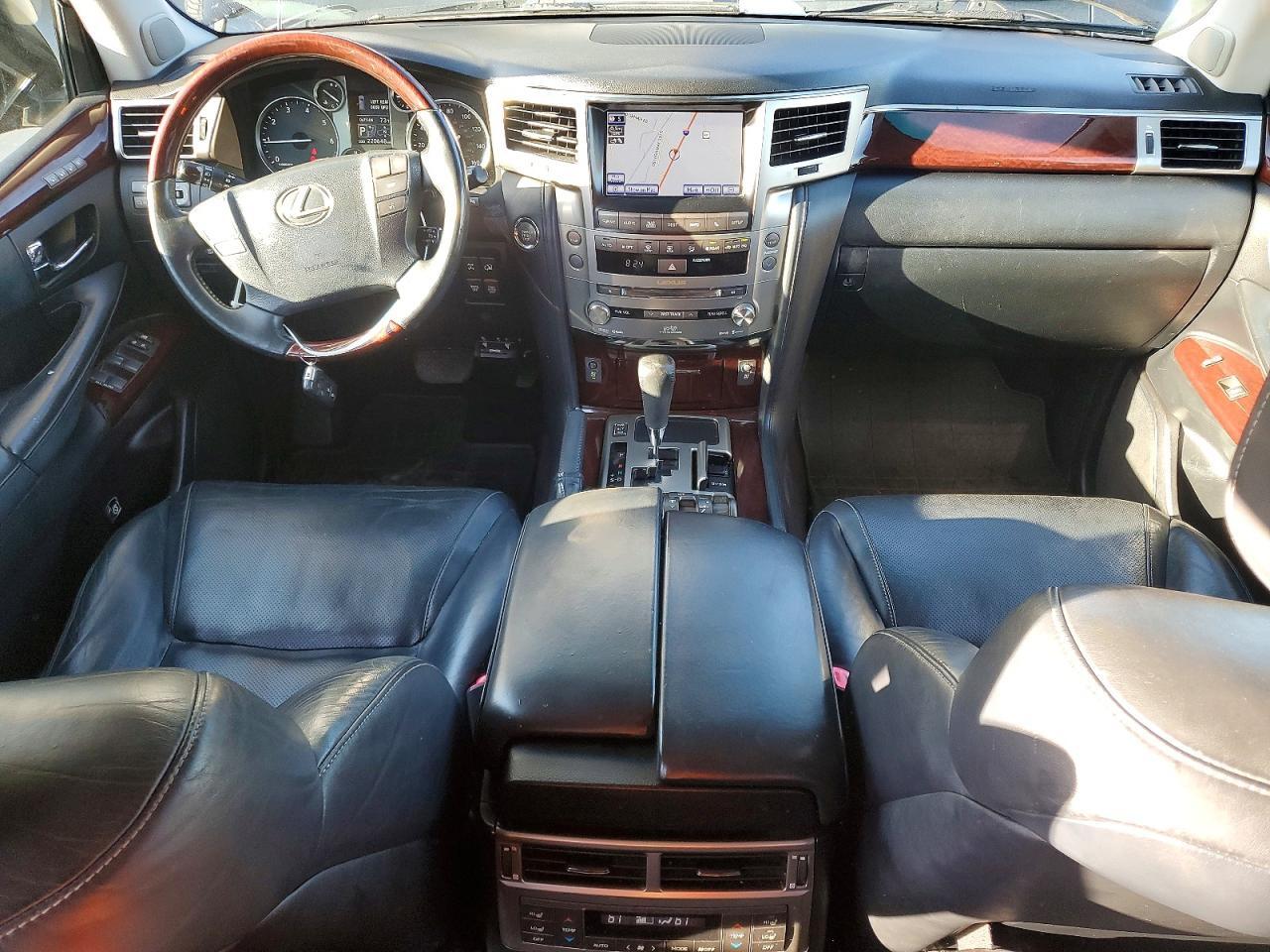 2014 LEXUS LX 570 — Фото 8 из 13