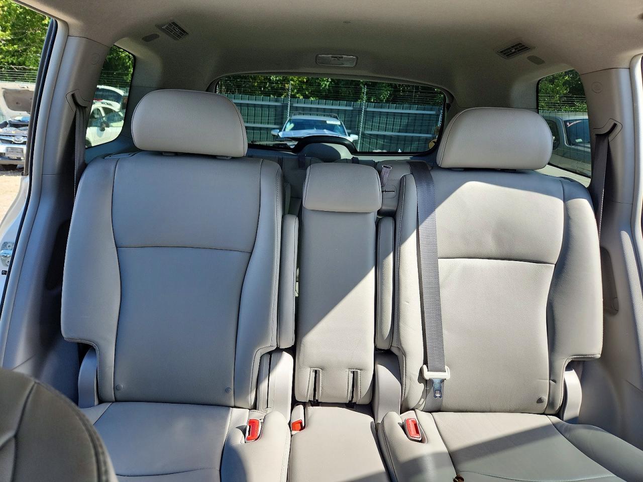 2012 TOYOTA HIGHLANDER SE — Фото 10 из 14