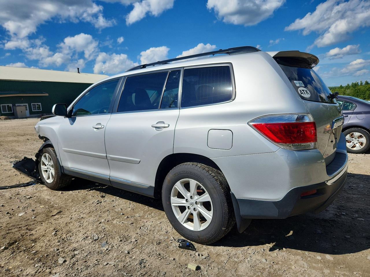 2012 TOYOTA HIGHLANDER SE — Фото 2 из 14
