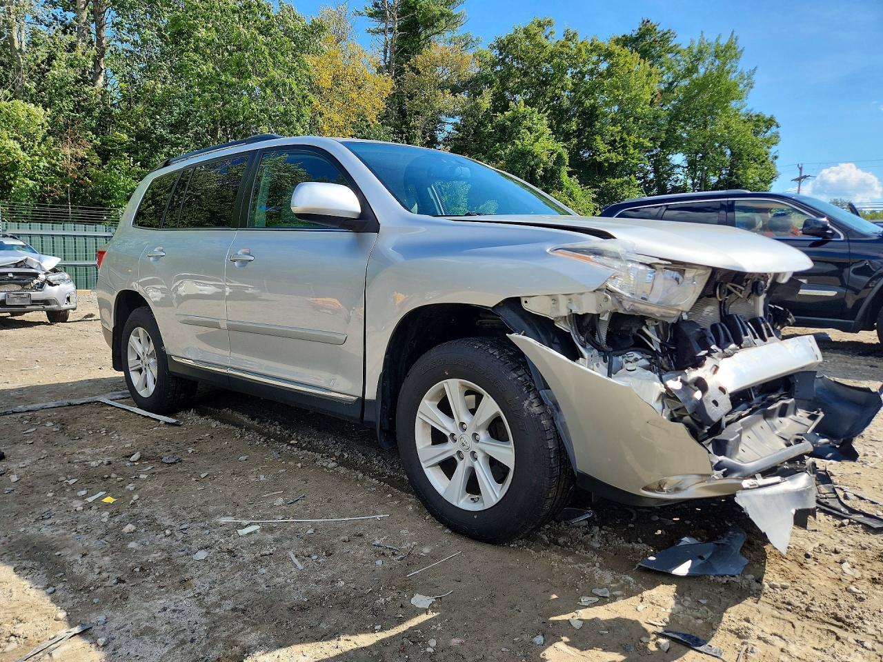 2012 TOYOTA HIGHLANDER SE — Фото 4 из 14