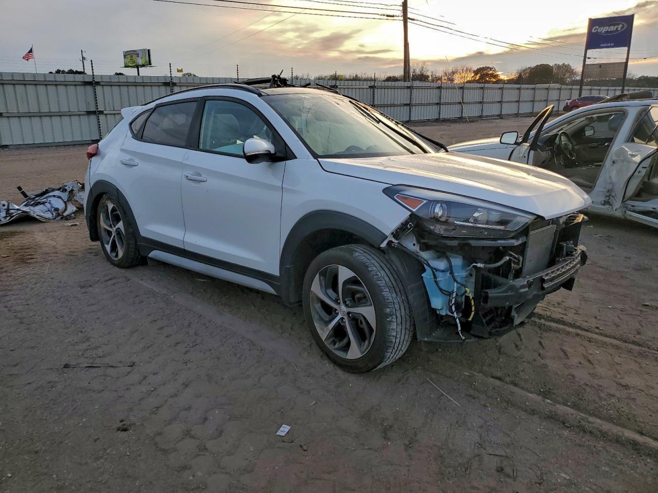 KM8J3CA28JU736316 2018 HYUNDAI TUCSON photo no. 4