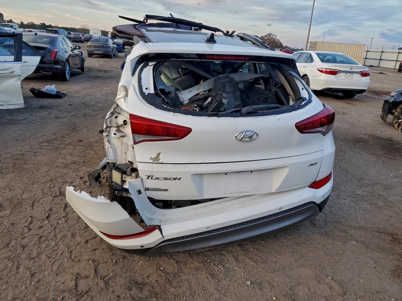 KM8J3CA28JU736316 2018 HYUNDAI TUCSON photo no. 6
