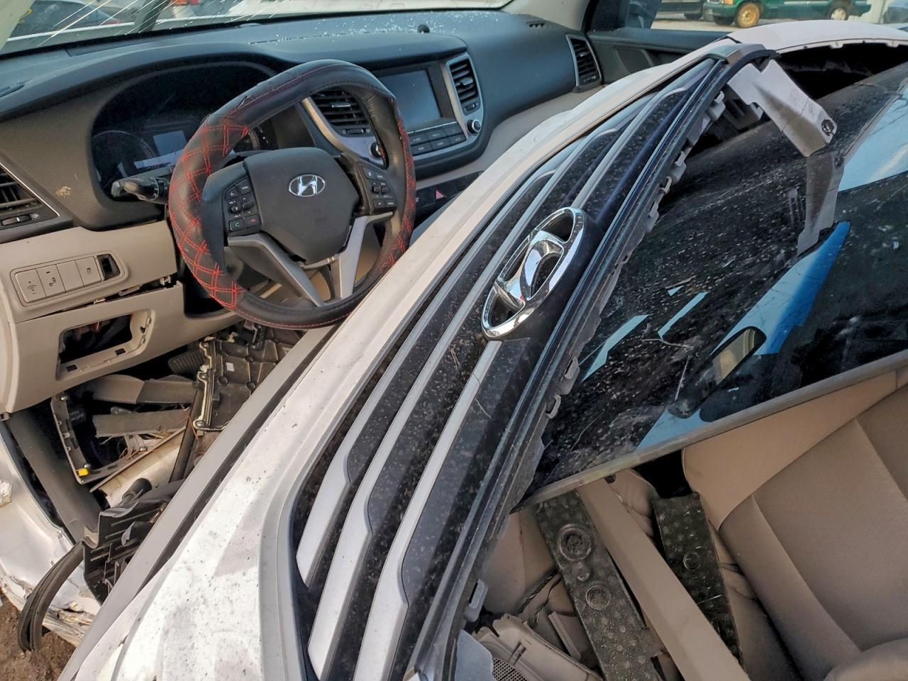 KM8J3CA28JU736316 2018 HYUNDAI TUCSON photo no. 8