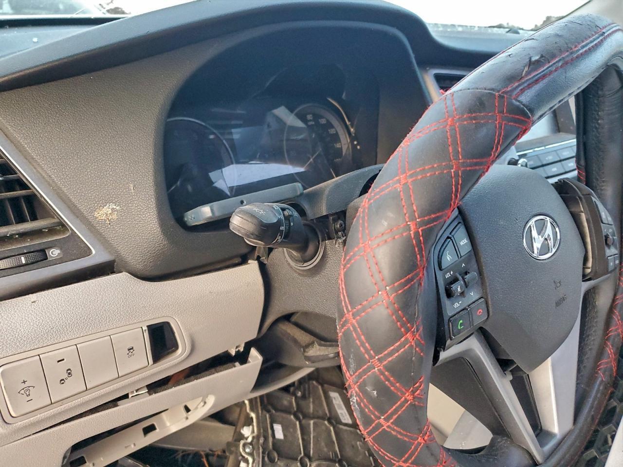 KM8J3CA28JU736316 2018 HYUNDAI TUCSON photo no. 9