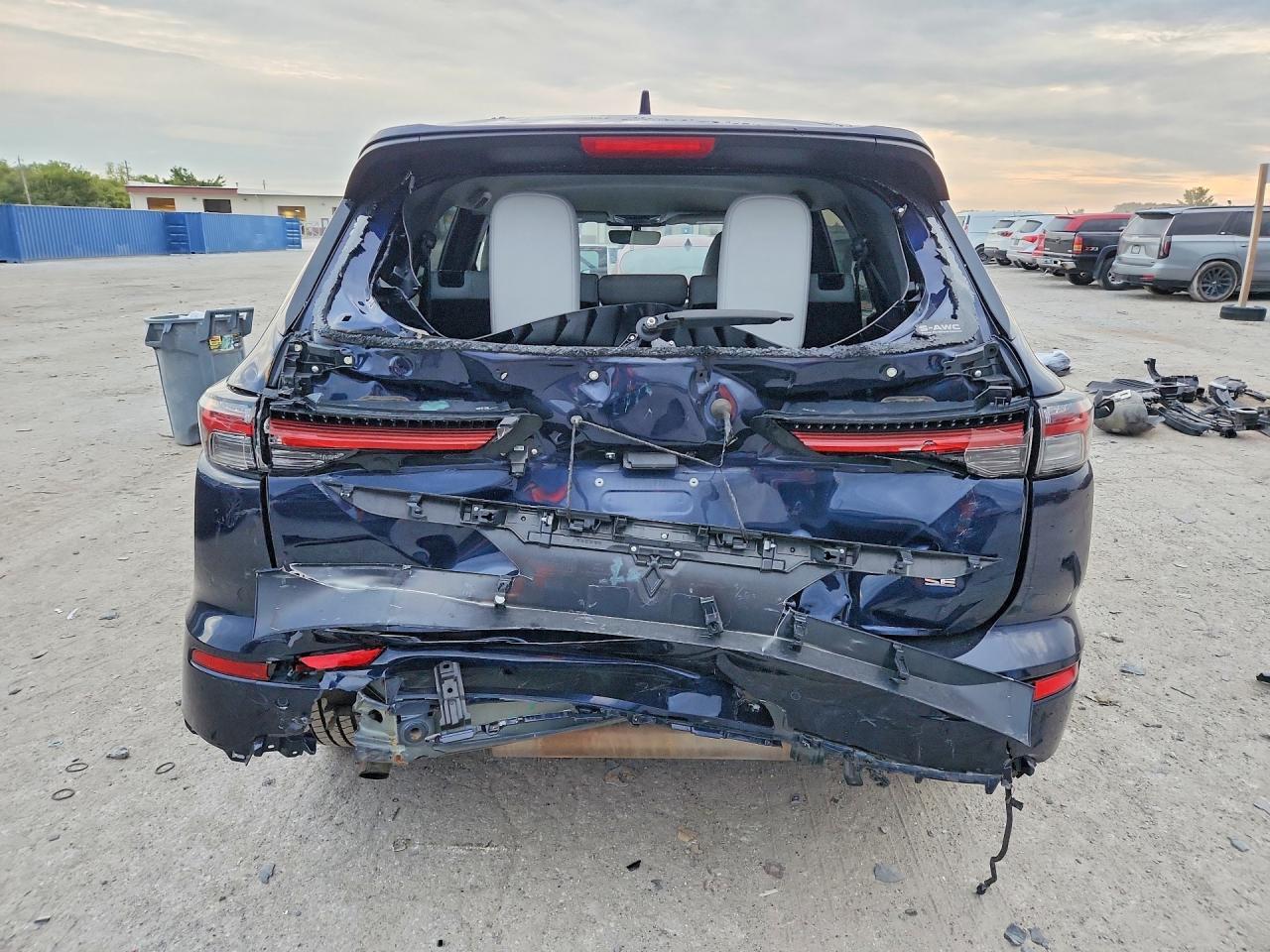 2025 MITSUBISHI OUTLANDER SE — Фото 6 из 13