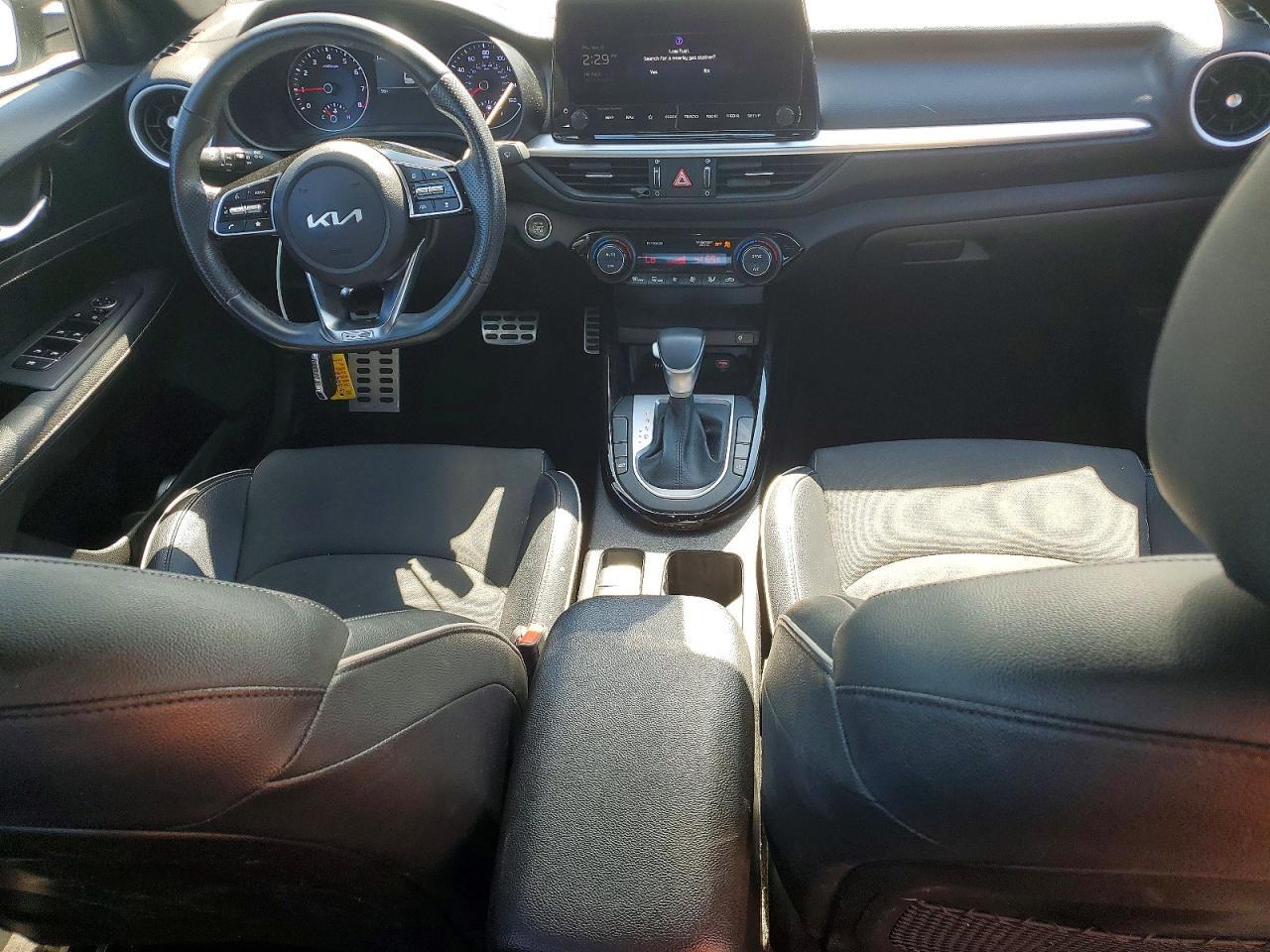 2023 KIA FORTE GT LINE — Фото 8 из 12