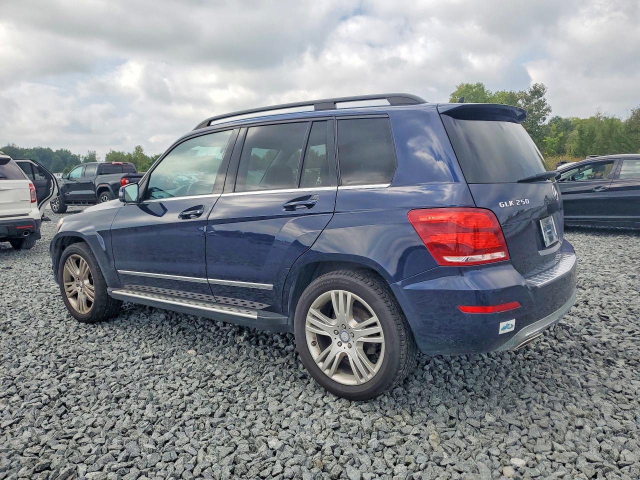 2015 MERCEDES-BENZ GLK 250 BLUETEC — Фото 2 из 13