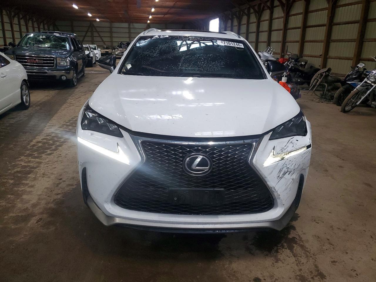 2017 LEXUS NX 200T BASE — Фото 5 из 12