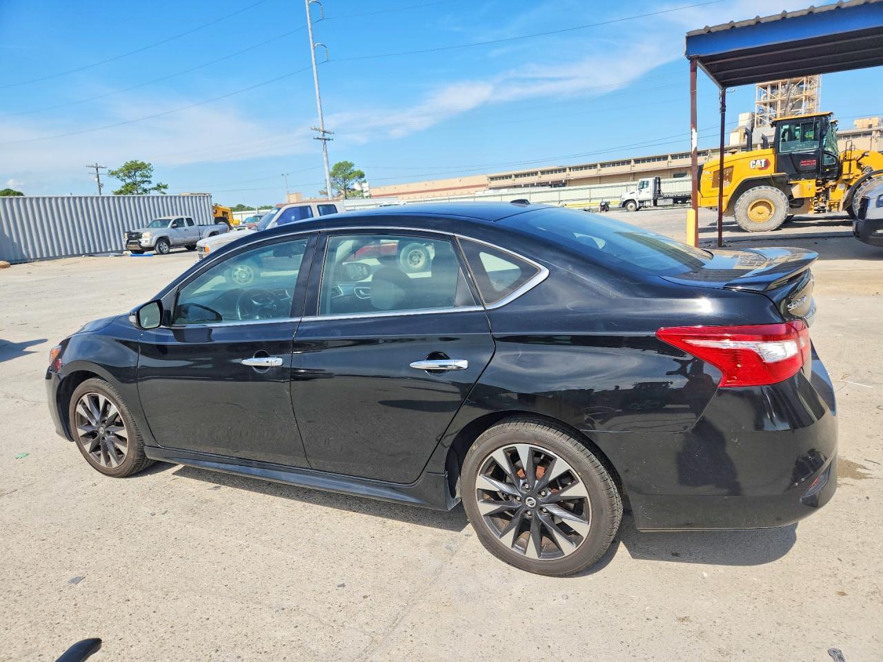 2019 NISSAN SENTRA SR — Фото 2 из 12