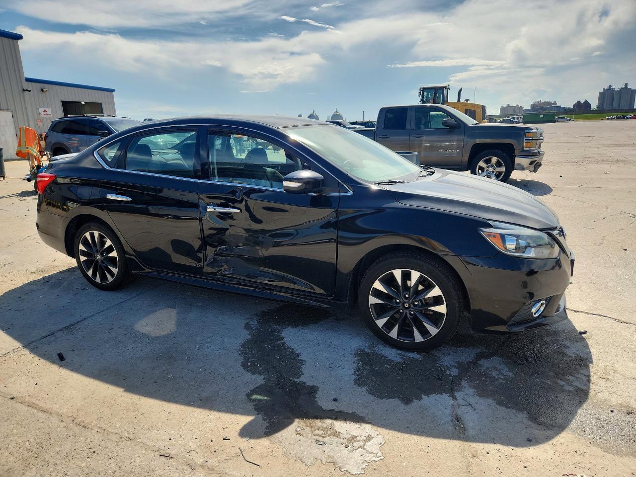 2019 NISSAN SENTRA SR — Фото 4 из 12