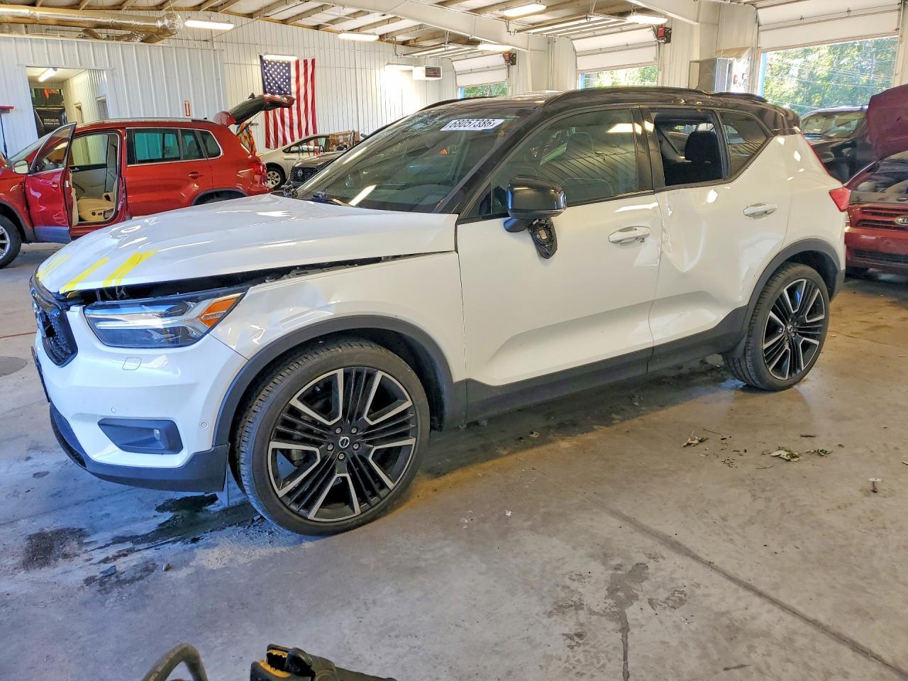 2021 VOLVO XC40 YV4162UM5M2461391