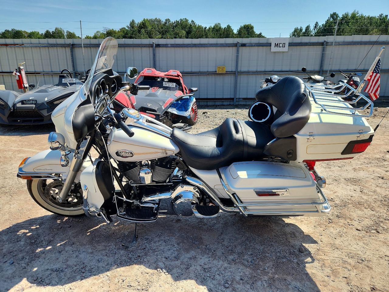 2008 HARLEY-DAVIDSON FLHTCUI — Фото 3 из 9