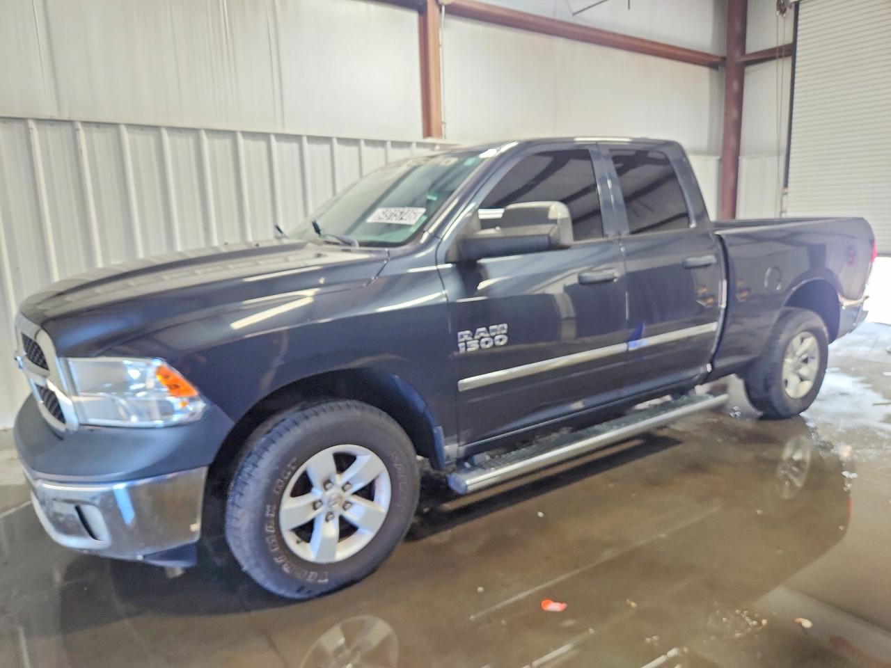 2017 RAM 1500 1C6RR7FG6HS697272