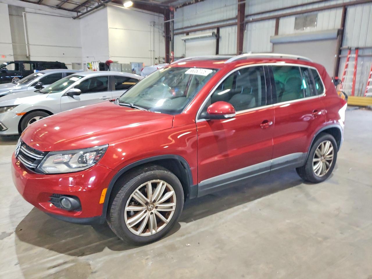 2016 VOLKSWAGEN TIGUAN WVGAV7AX7GW007041