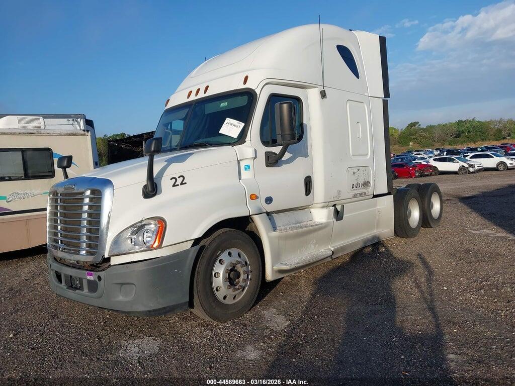 3AKJGLDR3DSBV3700 2013 FREIGHTLINER CASCADIA 125 photo no. 2