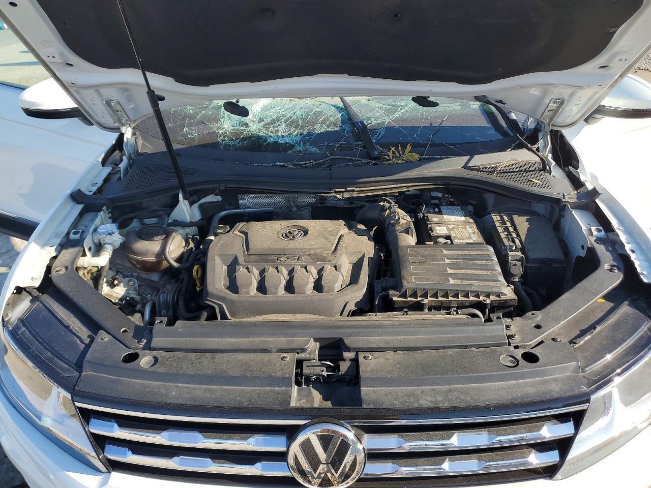 3VV3B7AX9JM140804 2018 VOLKSWAGEN TIGUAN photo no. 11