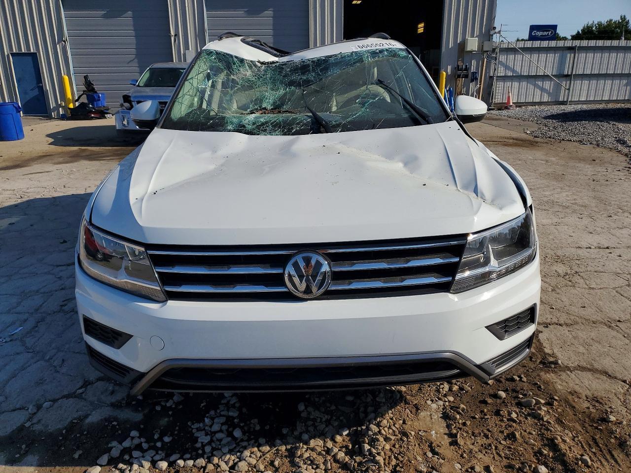 3VV3B7AX9JM140804 2018 VOLKSWAGEN TIGUAN photo no. 5