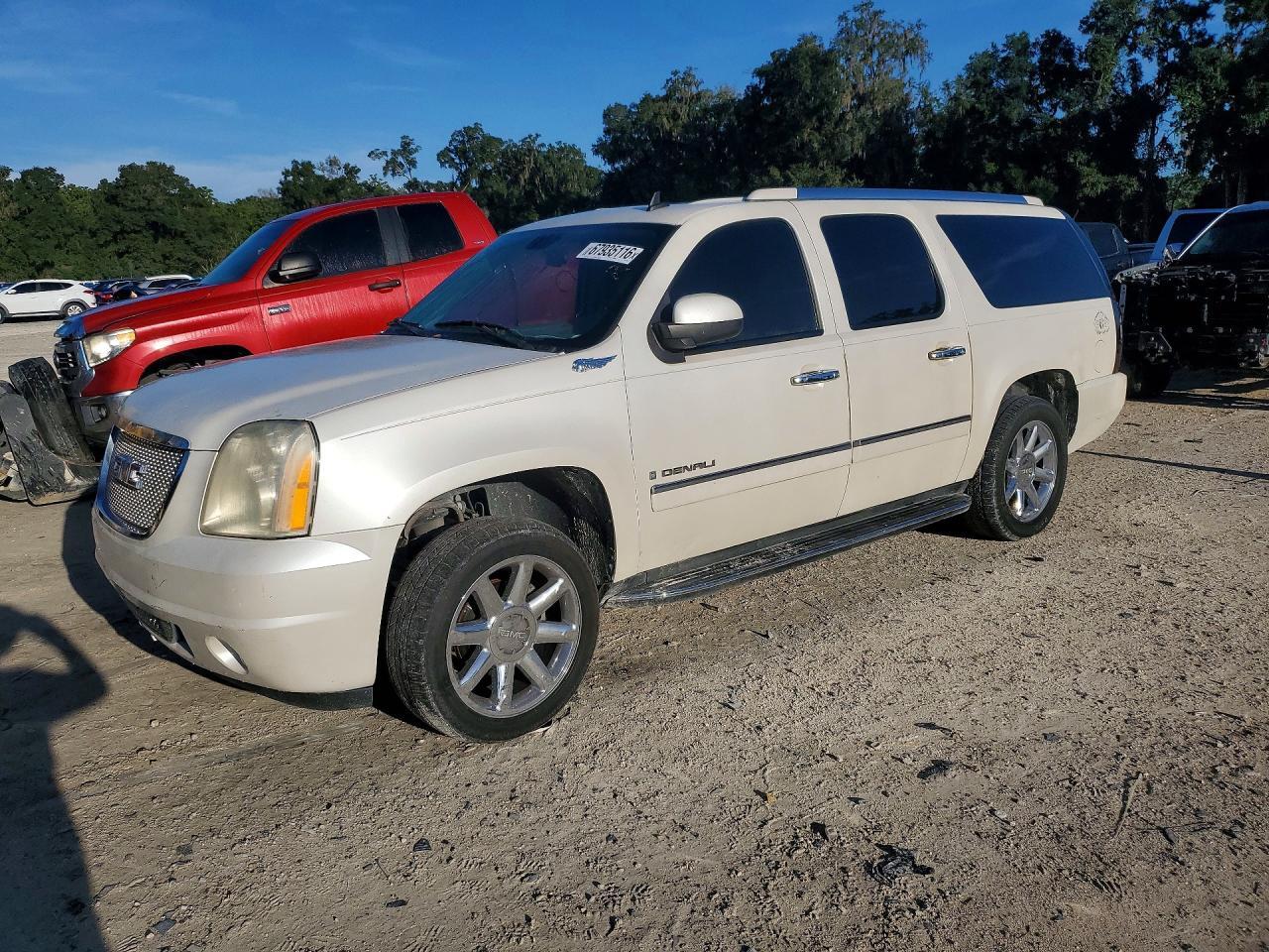 2009 GMC YUKON XL 1GKFC06239R269827