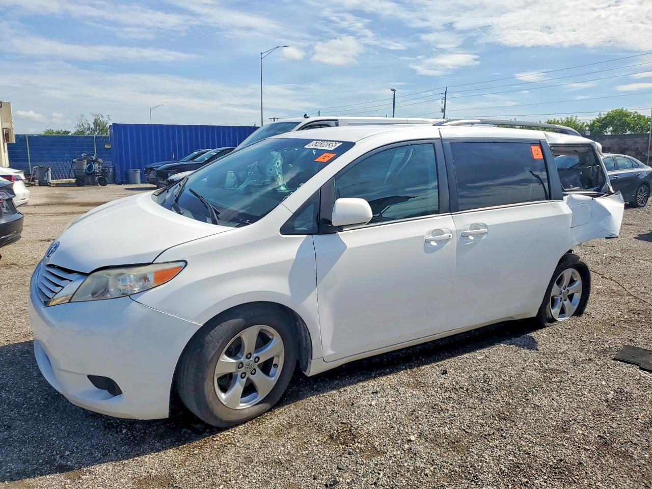 2015 TOYOTA SIENNA LE 8 PASSENGER