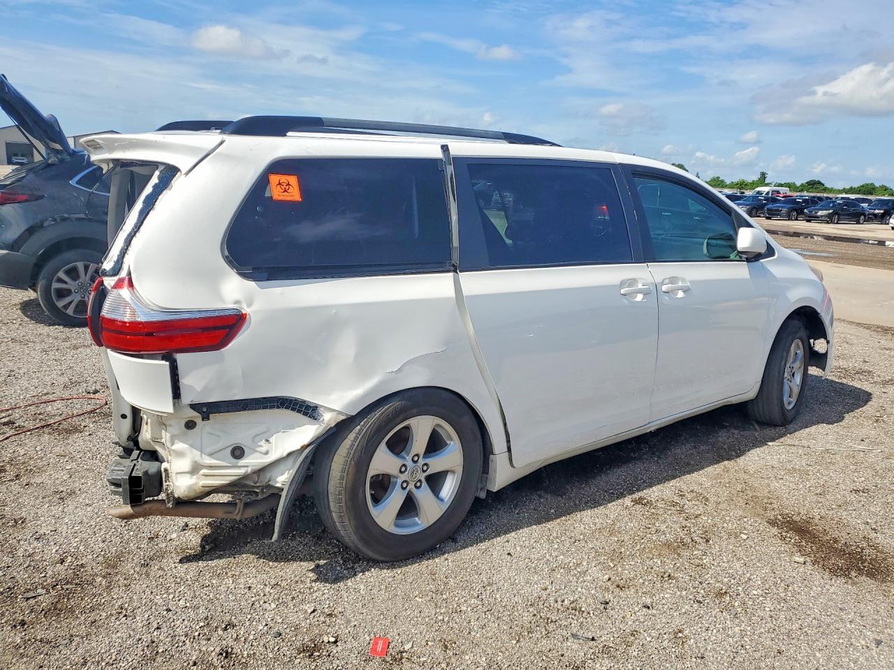 2015 TOYOTA SIENNA LE 8 PASSENGER — Фото 3 из 12