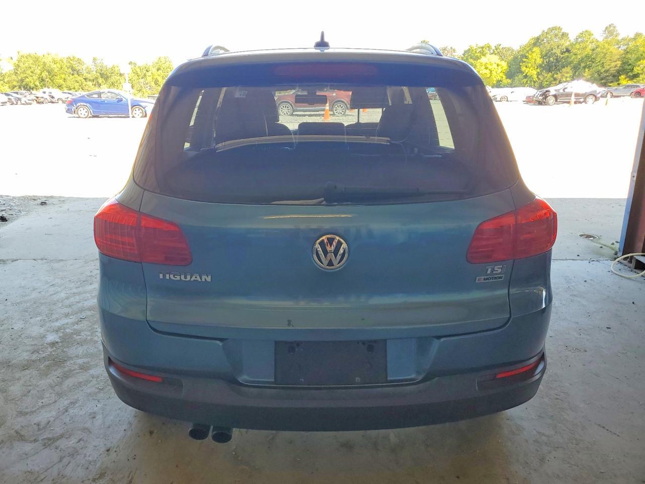 WVGBV7AX2HK007932 2017 VOLKSWAGEN TIGUAN photo no. 6