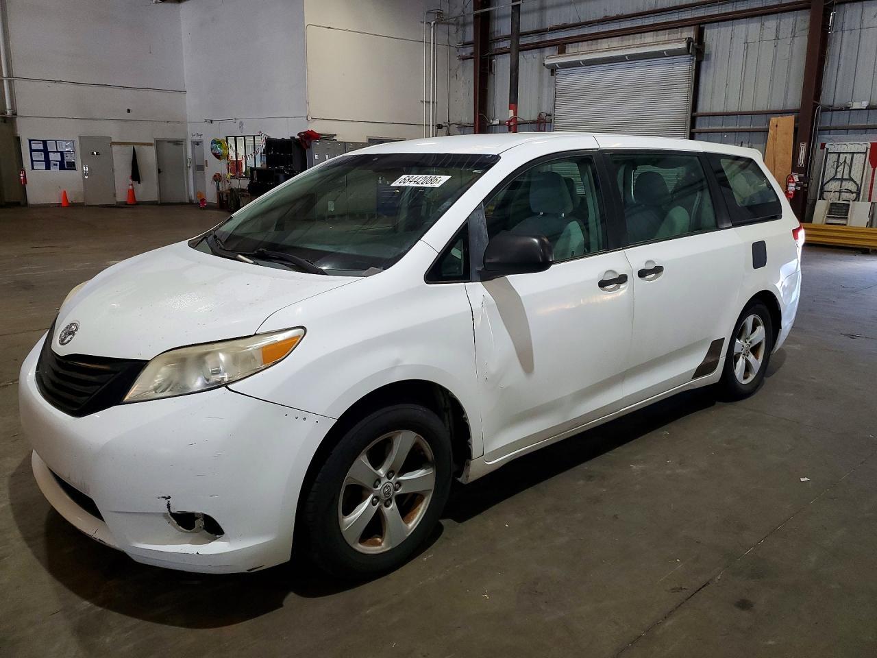 2011 TOYOTA SIENNA 5TDZK3DC7BS152882