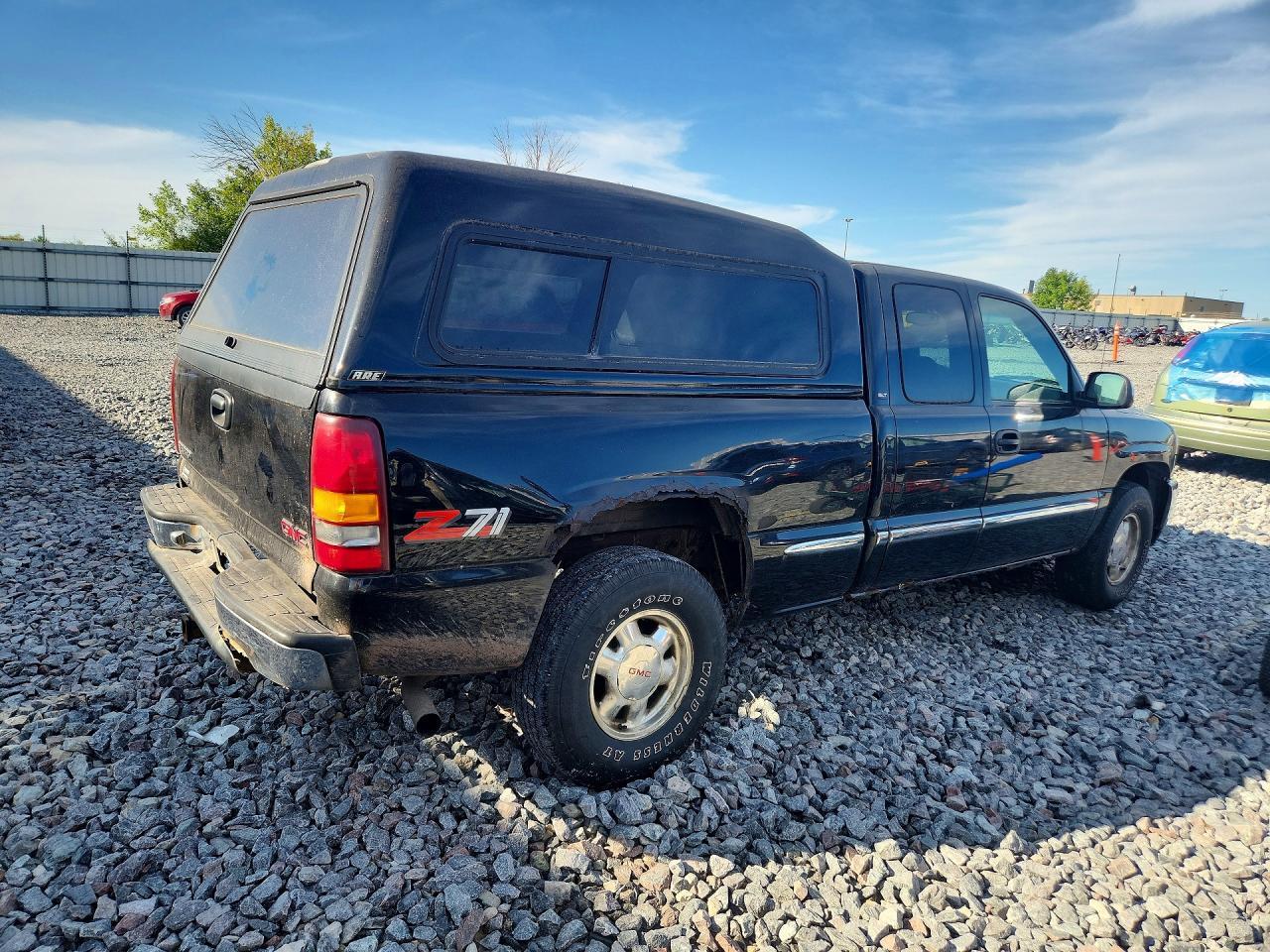 2GTEK19T7Y1245834 2000 GMC NEW SIERRA photo no. 3