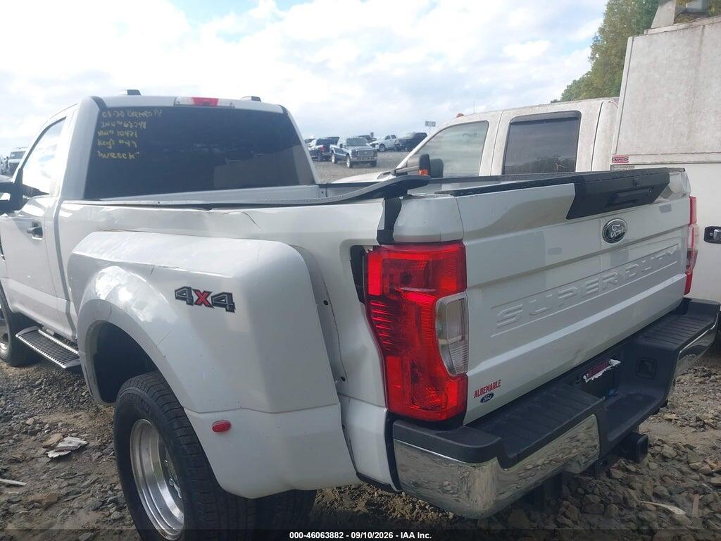 1FTRF3D68NEG10471 2022 FORD F-350 photo no. 3