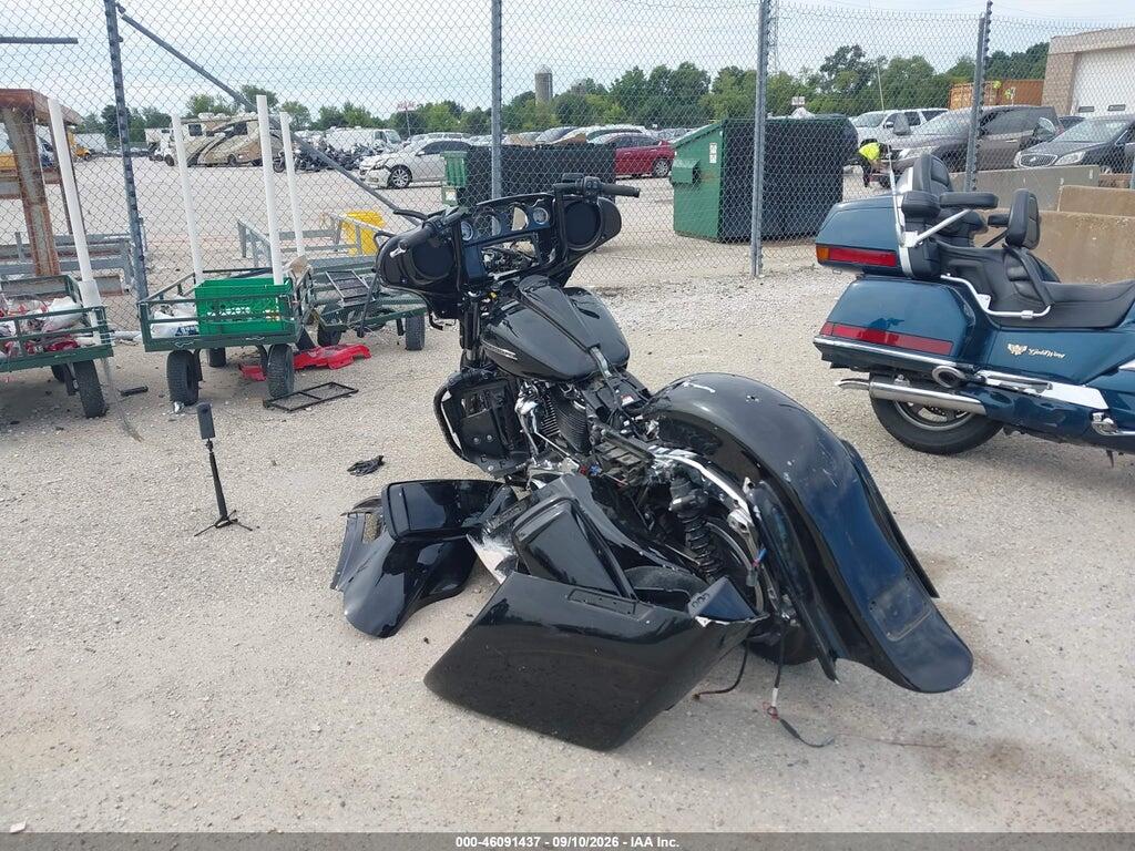 1HD1KBC18PB637049 2023 HARLEY-DAVIDSON FLHX photo no. 3