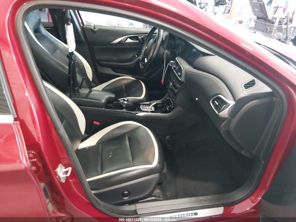 SJKCH5CP2HA023312 2017 INFINITI QX30 photo no. 5