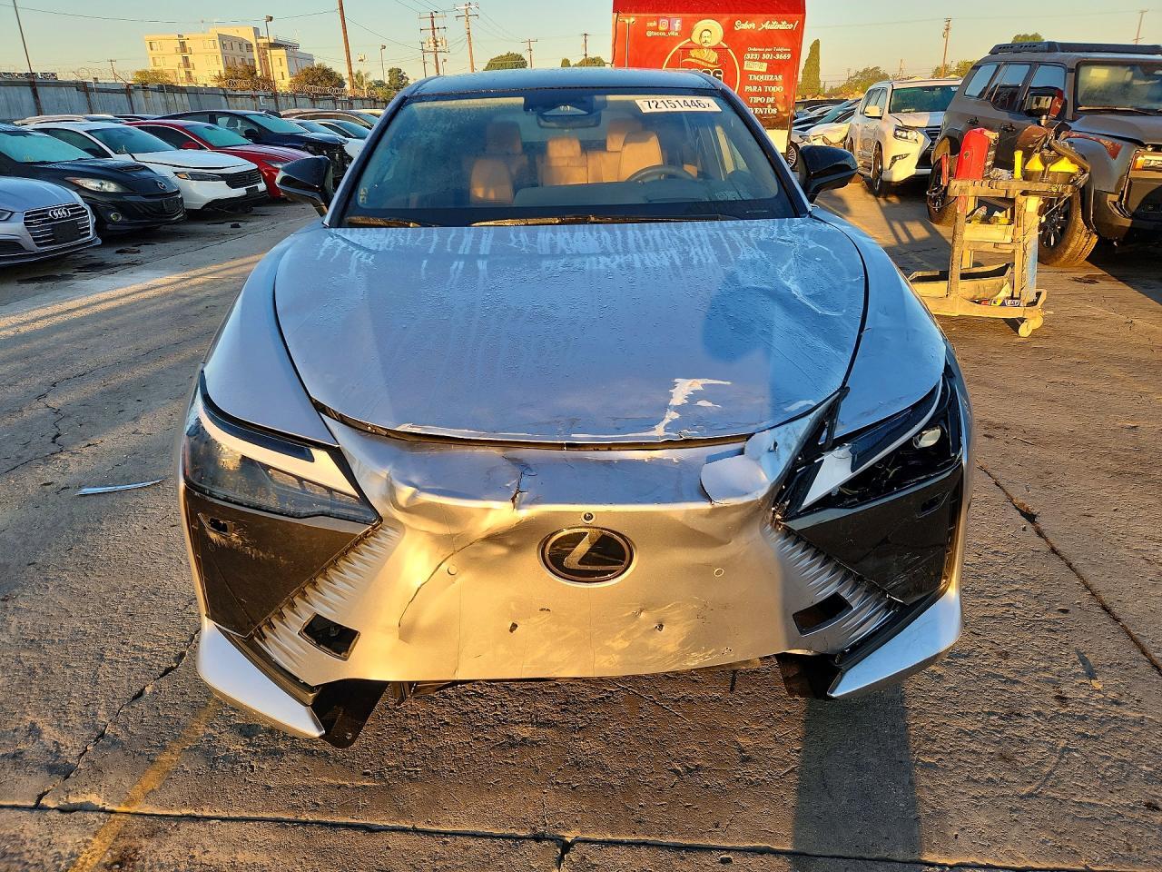 2024 LEXUS RZ 300E — Фото 5 из 13