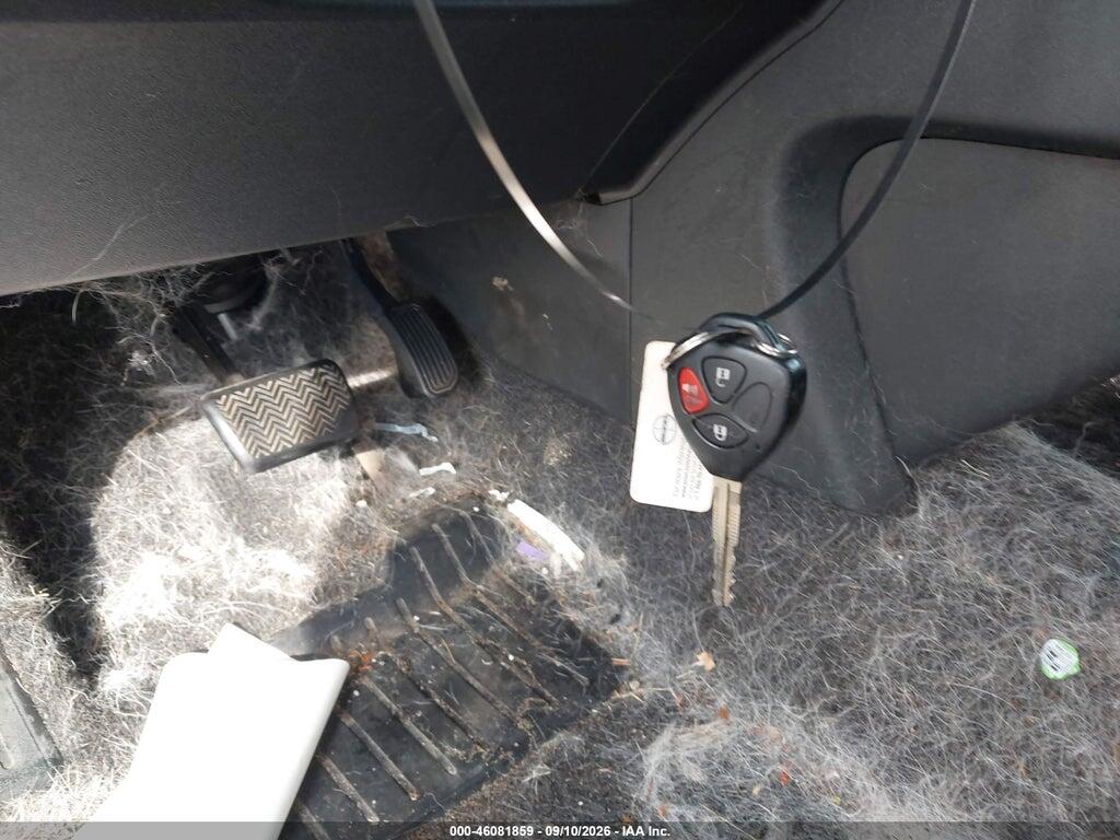 JTLZE4FE2CJ016318 2012 SCION XB photo no. 11