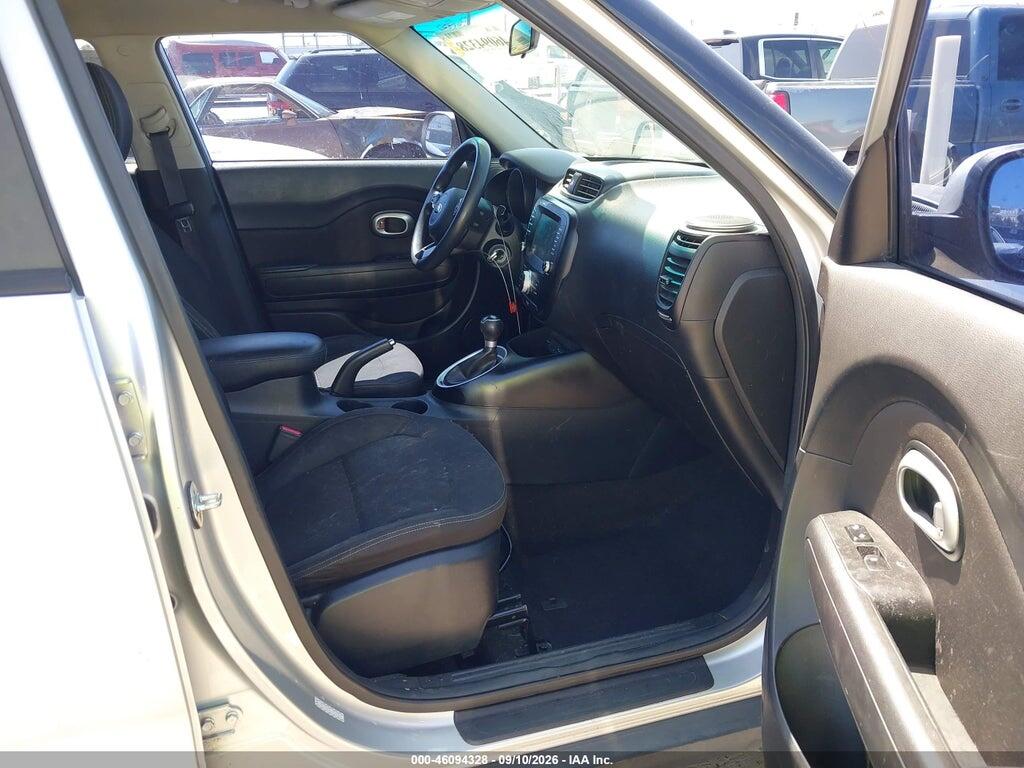 KNDJN2A23J7546401 2018 KIA SOUL photo no. 5