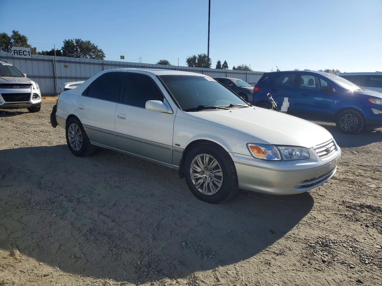 JT2BF22K110301453 2001 TOYOTA CAMRY photo no. 4