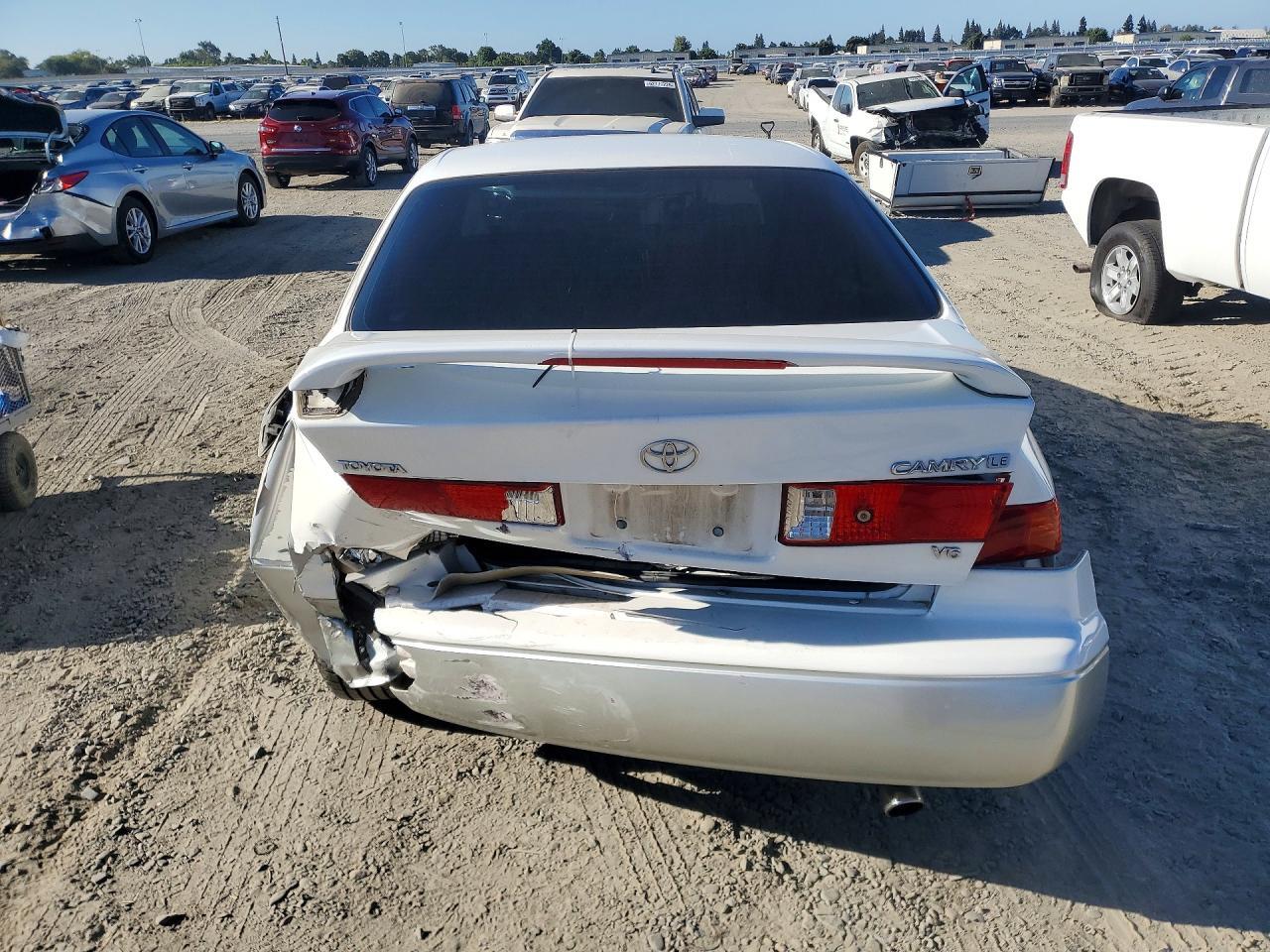 JT2BF22K110301453 2001 TOYOTA CAMRY photo no. 6