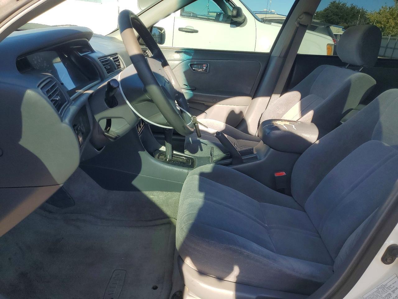 JT2BF22K110301453 2001 TOYOTA CAMRY photo no. 7