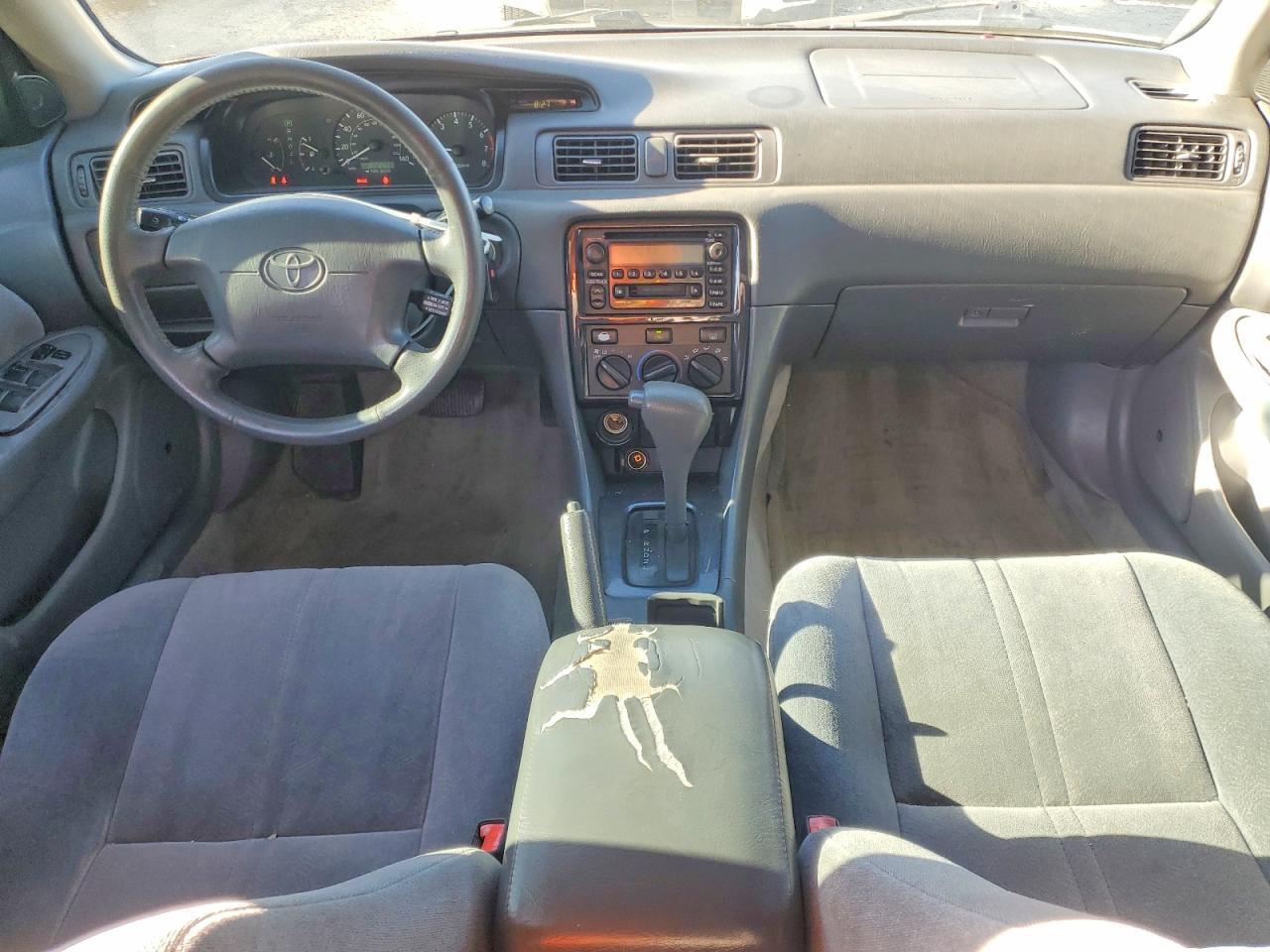 JT2BF22K110301453 2001 TOYOTA CAMRY photo no. 8
