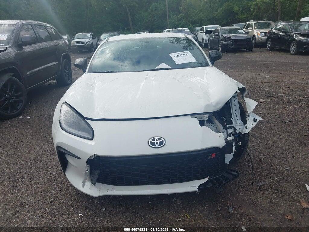 JF1ZNBE10R9754438 2024 TOYOTA GR86 photo no. 12